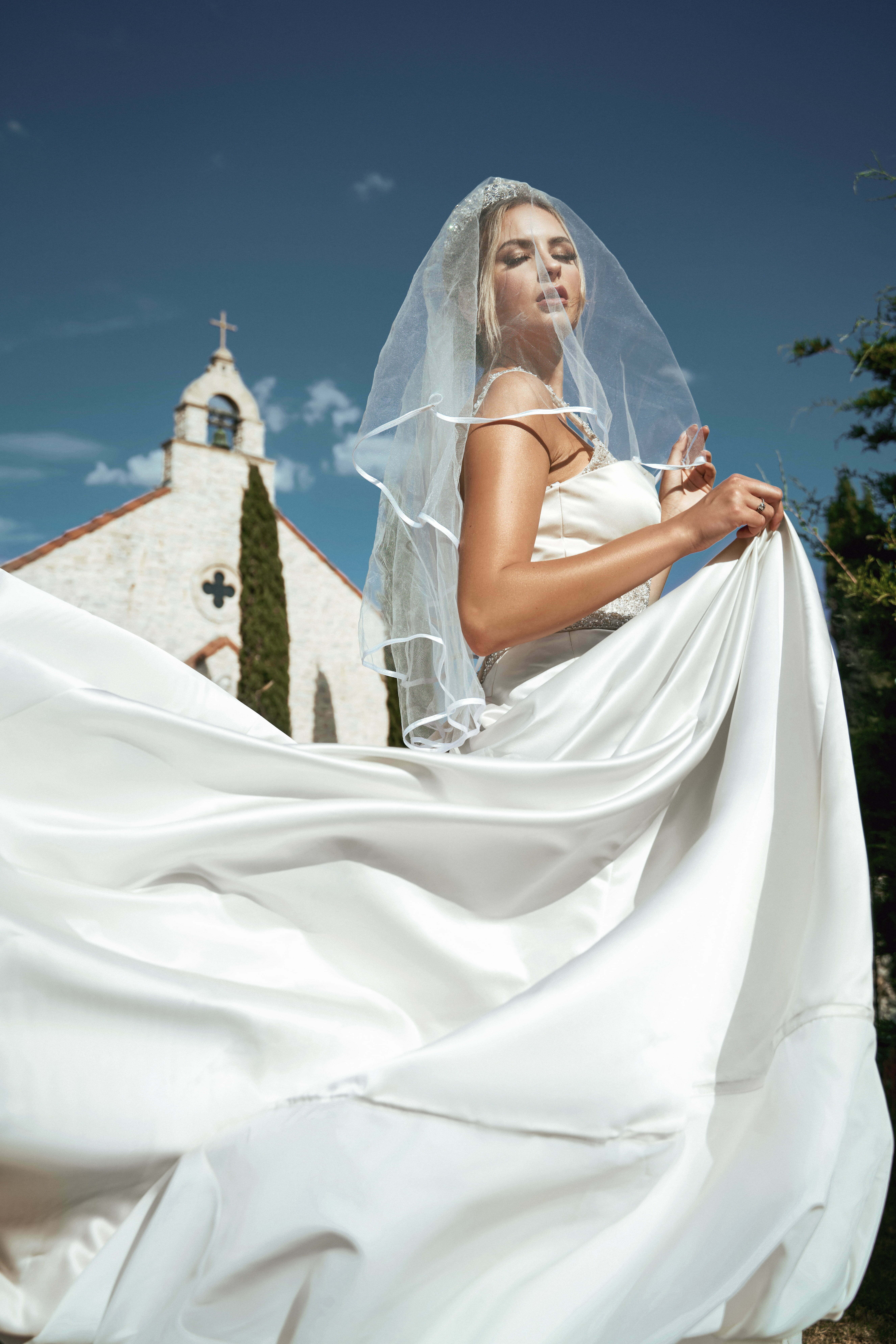 Why Hire A Professional Makeup Artist For A Special Occasion-Angeline Jasmine Beauty